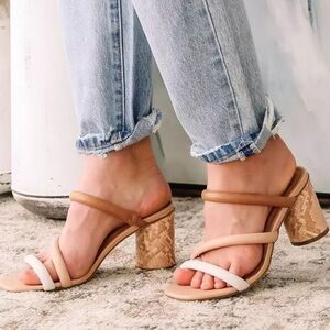 Women’s DOLCE VITA Myla heeled sandal- size 7.5